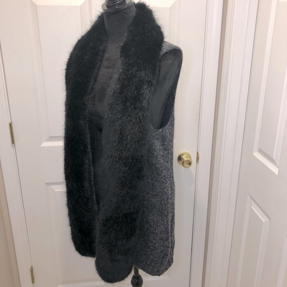 Steve Madden fur lined long sweater vest with pockets